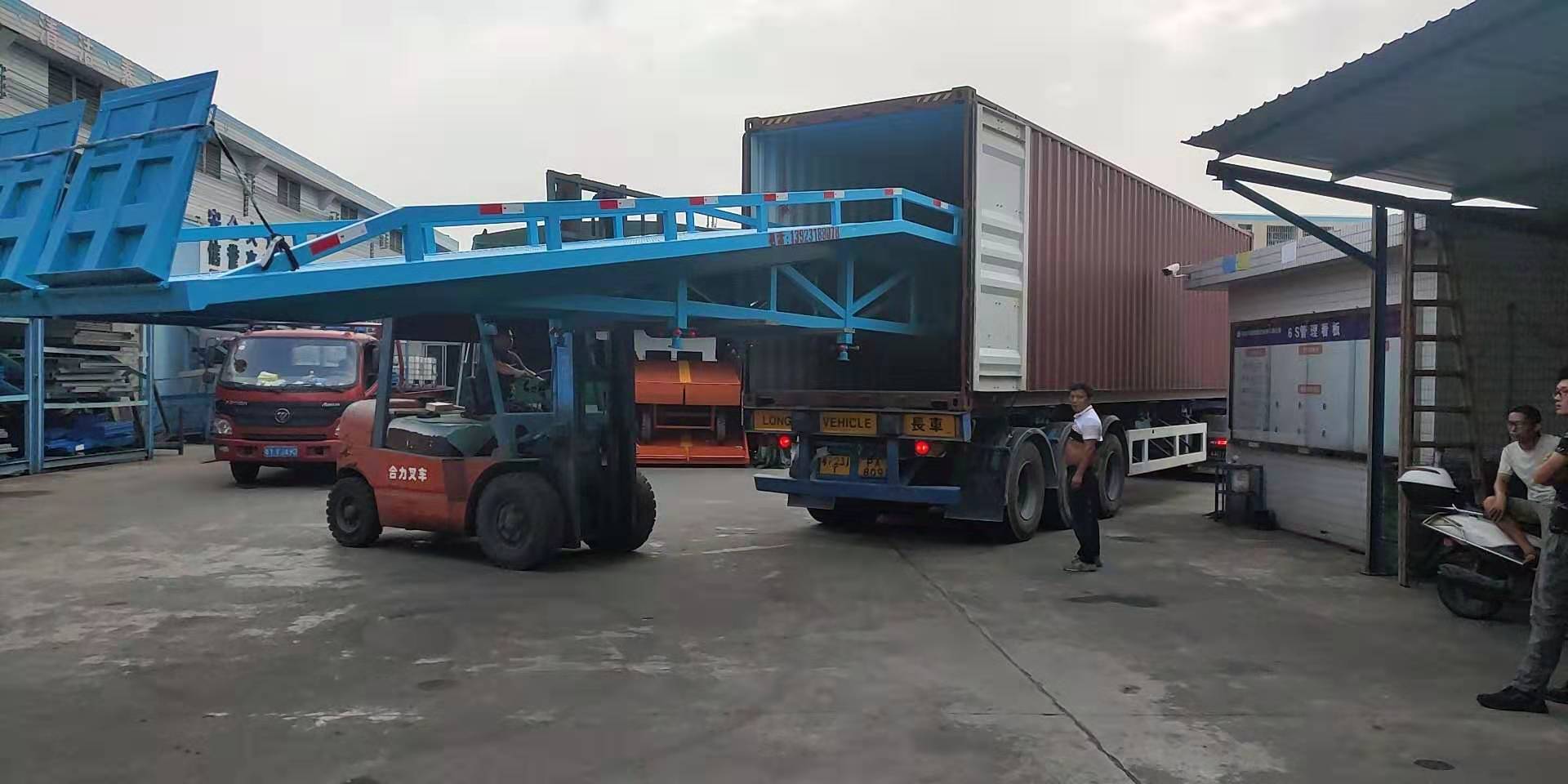 大件物流运输至香港/中港拖车、中港吨车、中港吊机车运输供应商；
